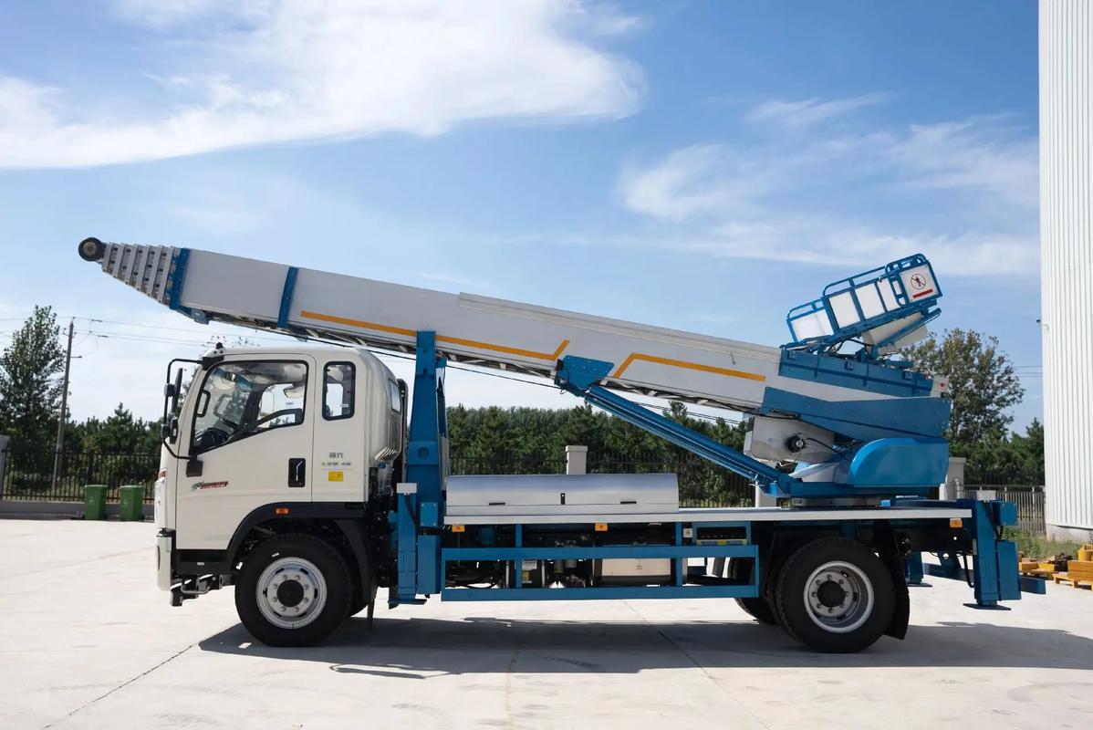 罗田云梯上料车租赁费用