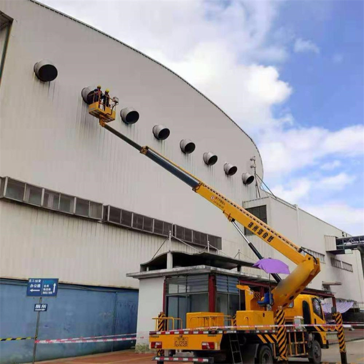 罗田高空作业车出租服务：专业广告牌安装解决方案