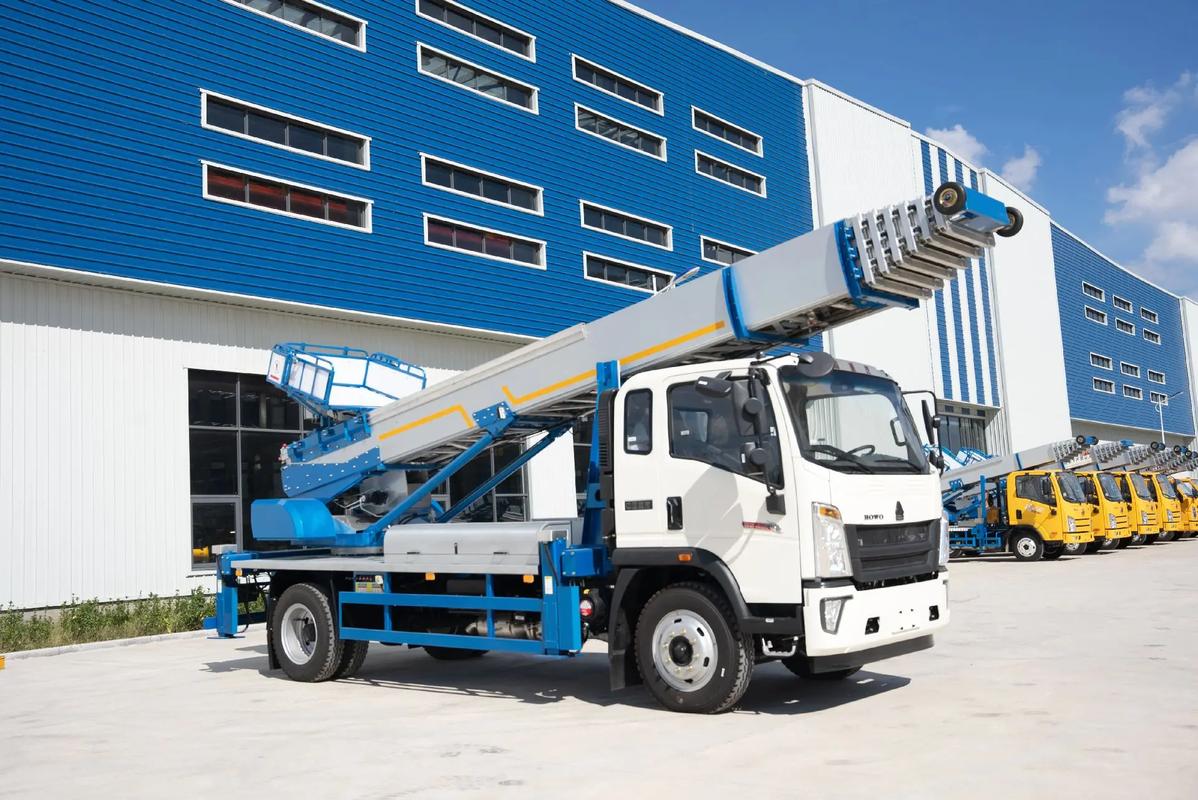 罗田出租云梯车高空作业车 建筑垃圾搬运