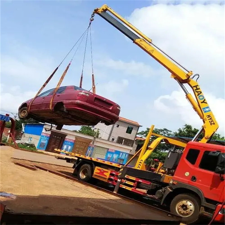 罗田吊车吊汽车的正确方法